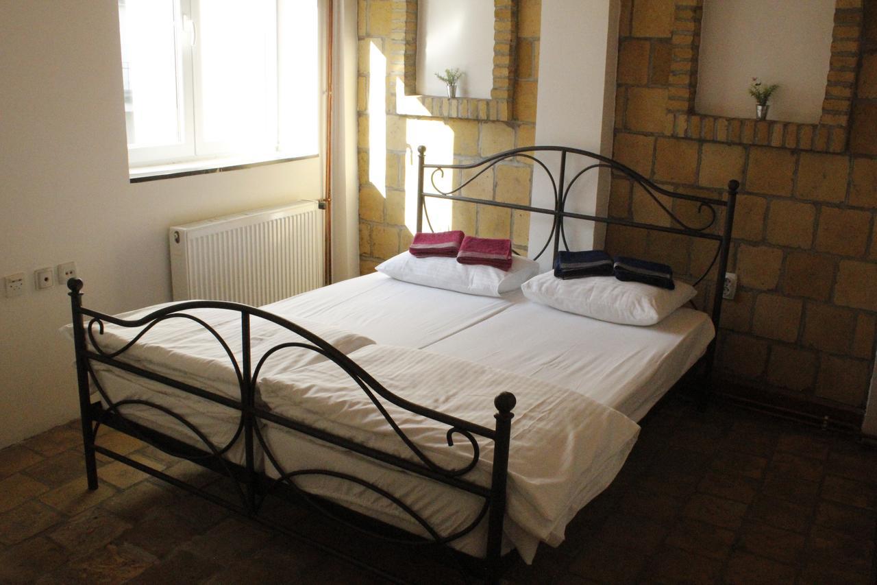 Hostel Nomad Novi Sad Eksteriør billede